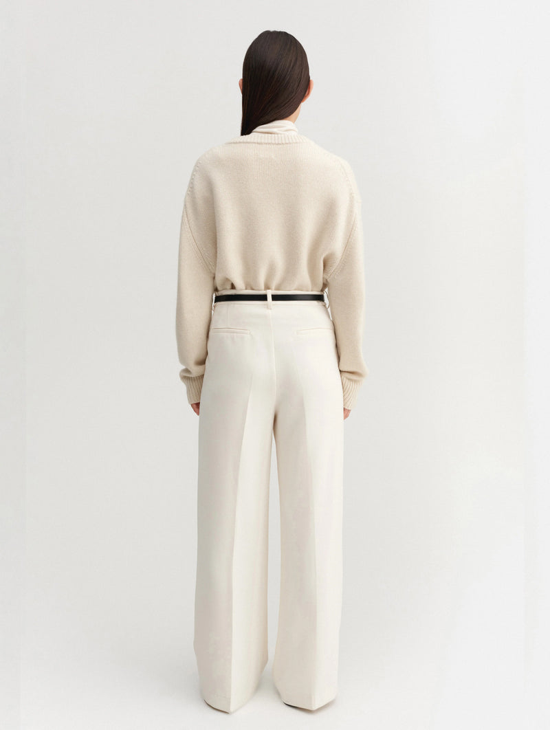 Yara V-Neck Sweater in Vanilla