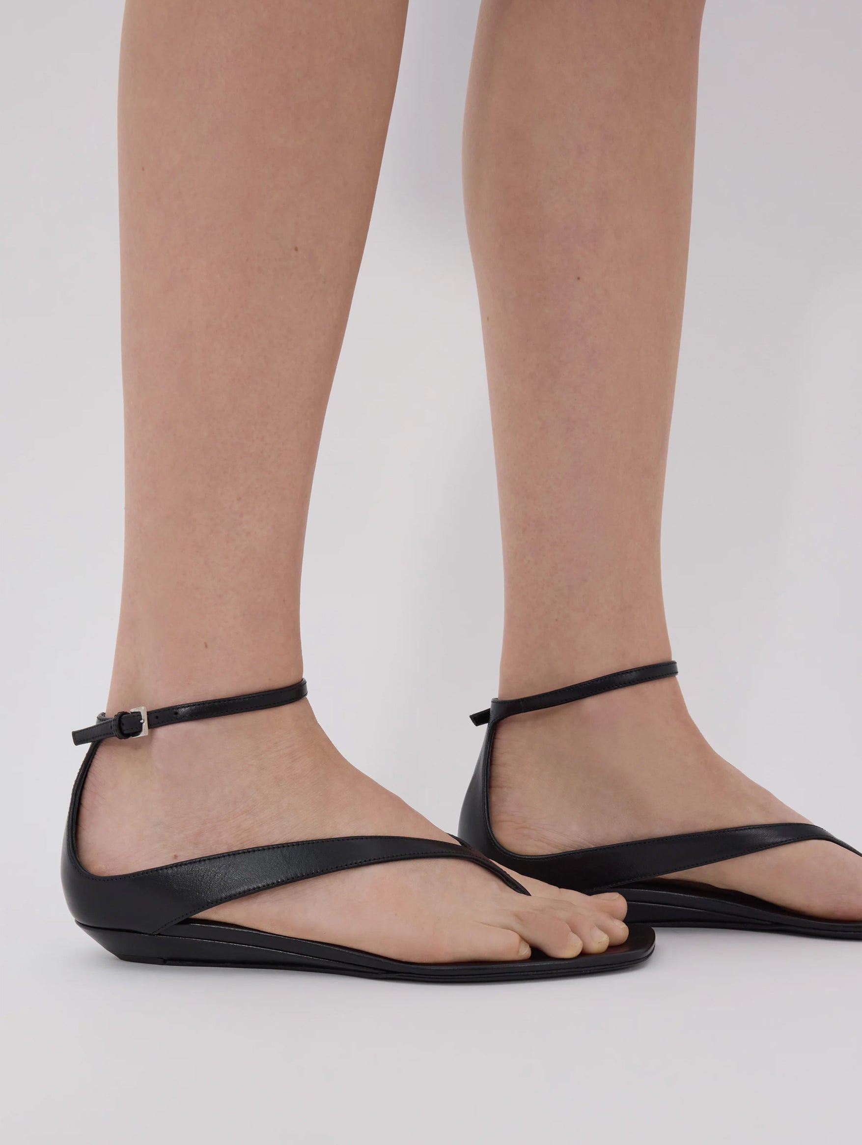 Zio Mini Wedge Sandals in Black