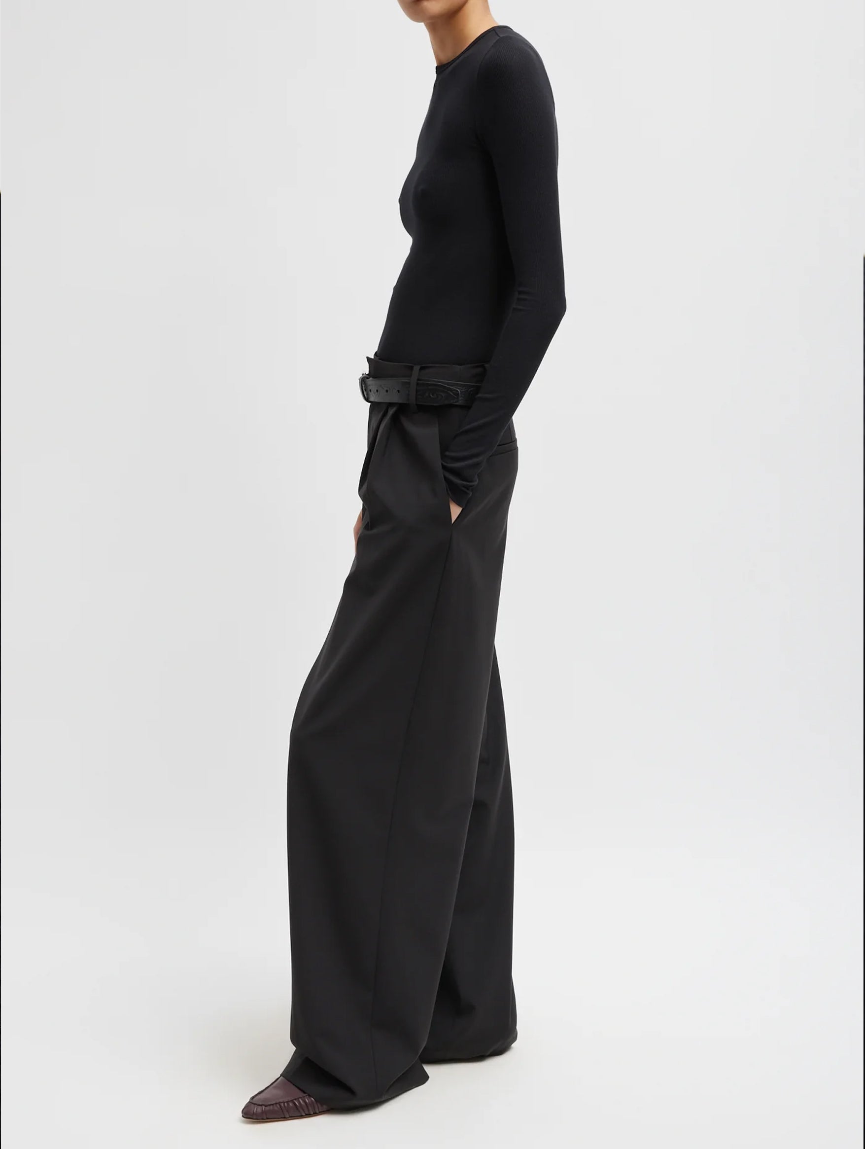 Circular Ribbed Crewneck Pullover in Black