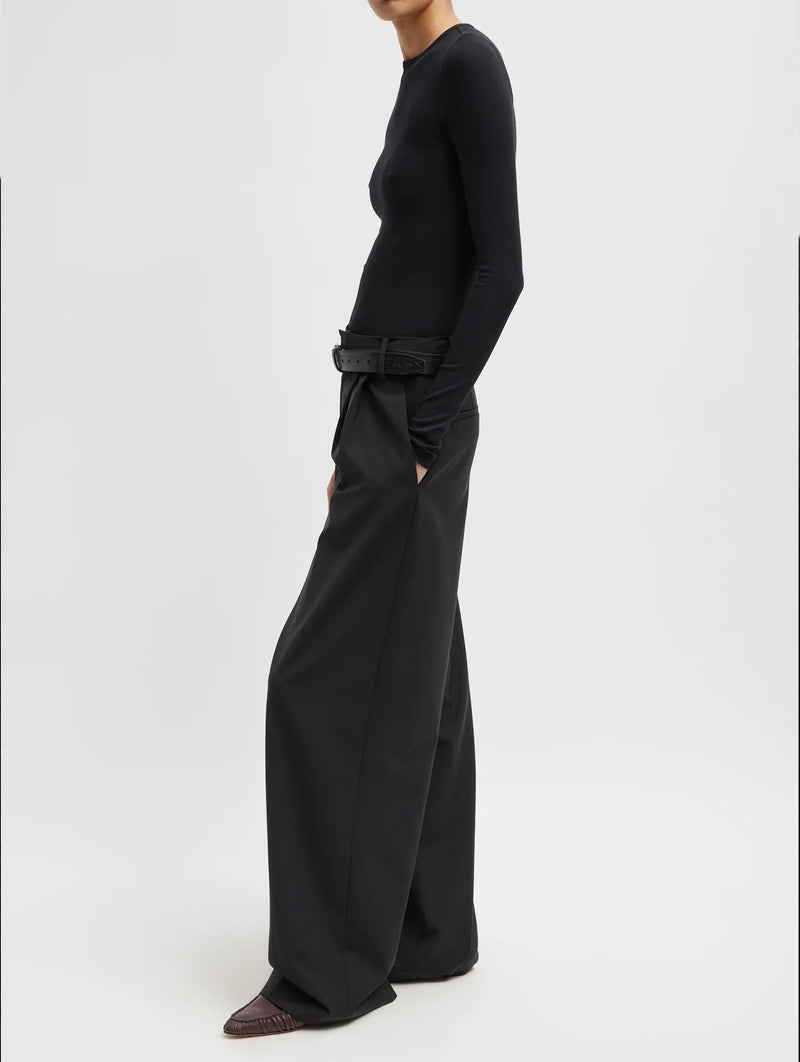 Circular Ribbed Crewneck Pullover in Black
