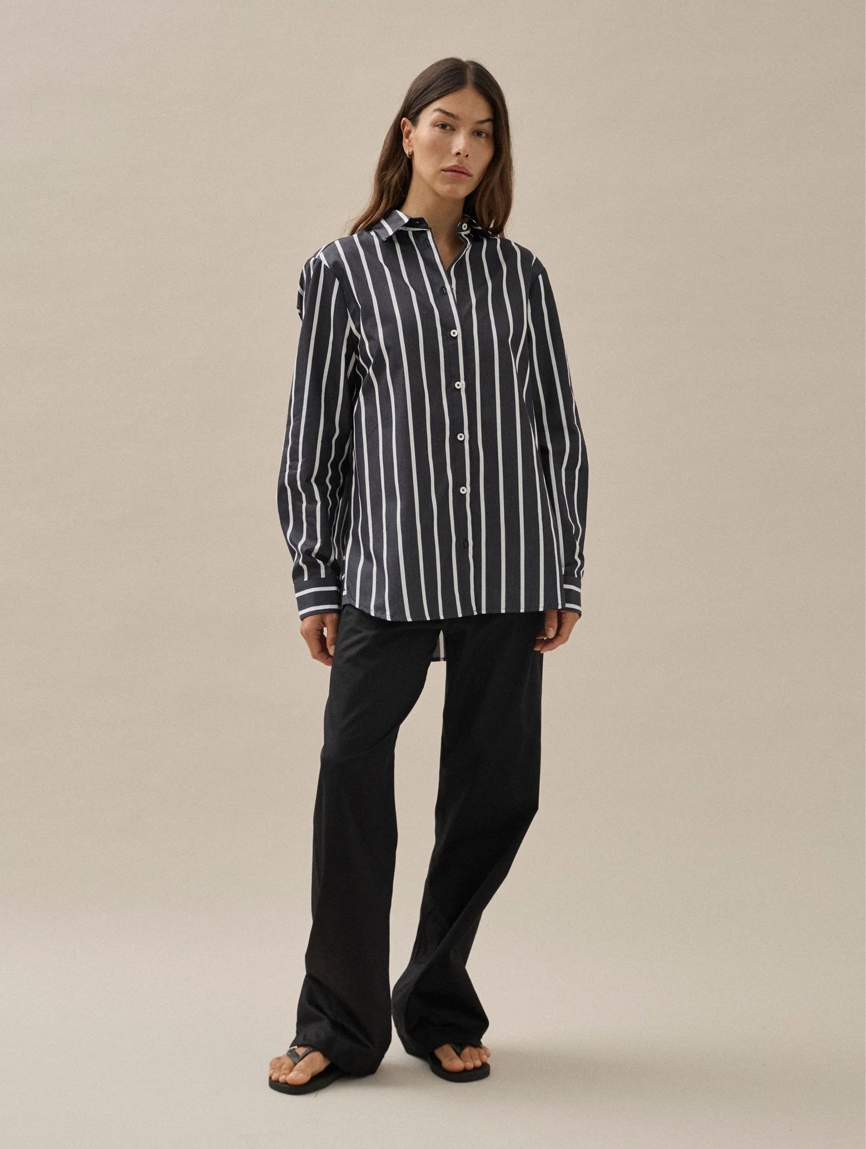 Signature Shirt in Black and White Stripe