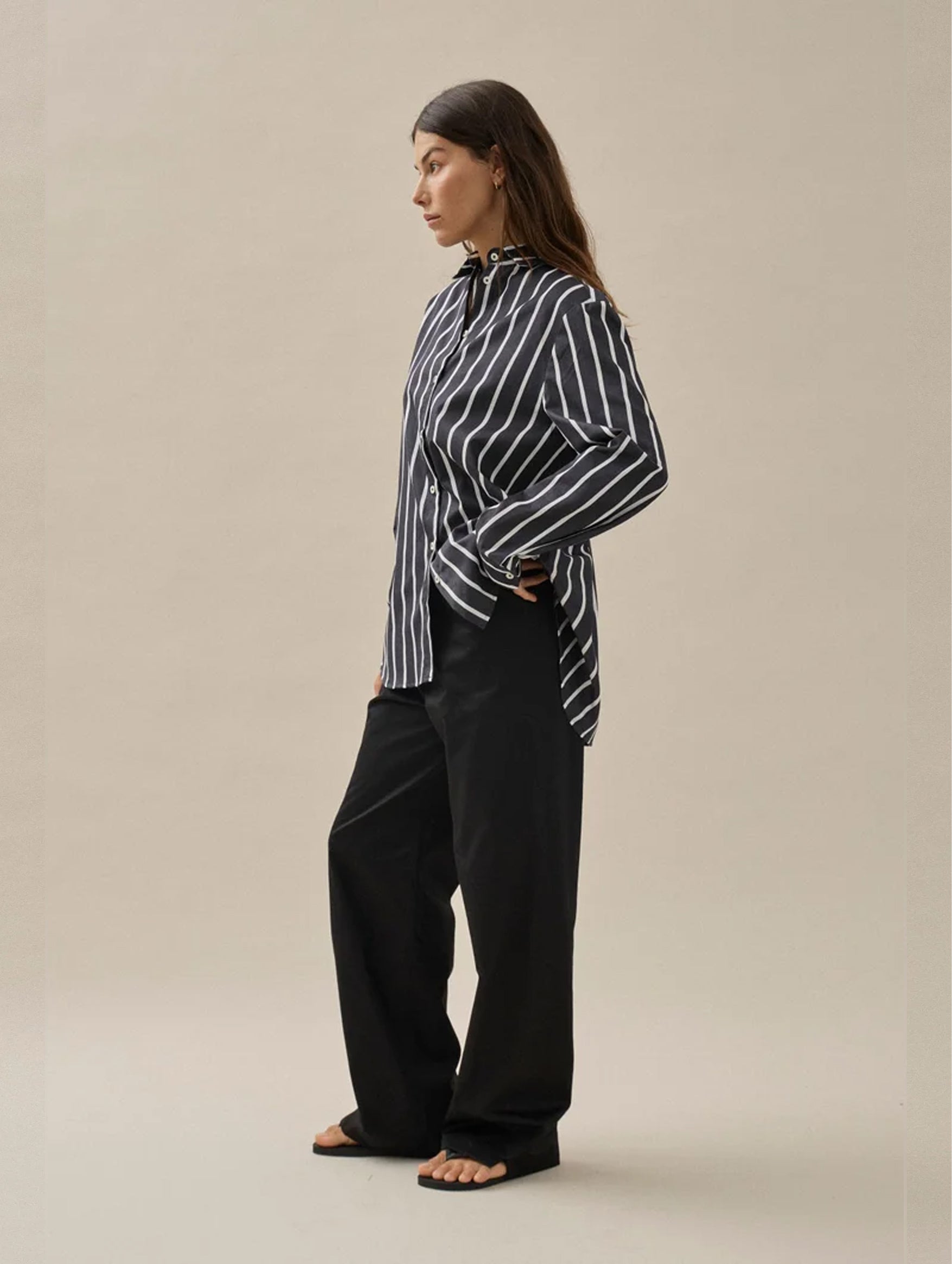 Signature Shirt in Black and White Stripe