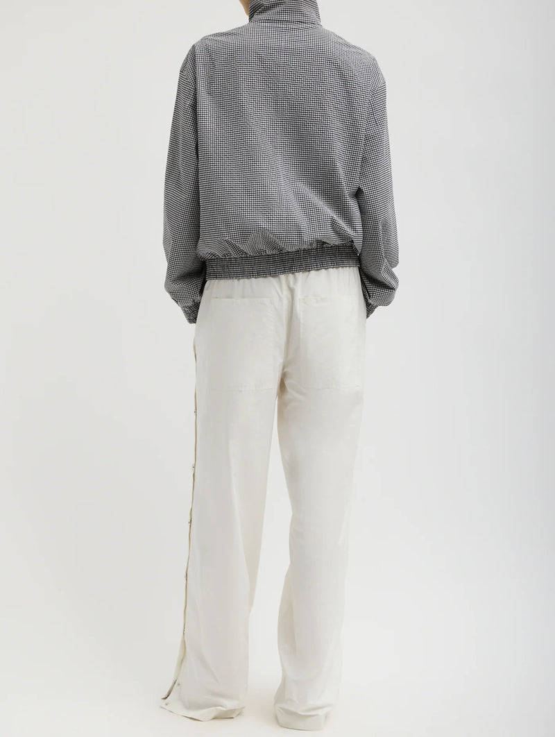 Nylon Snap Pull On Short Jogger in White
