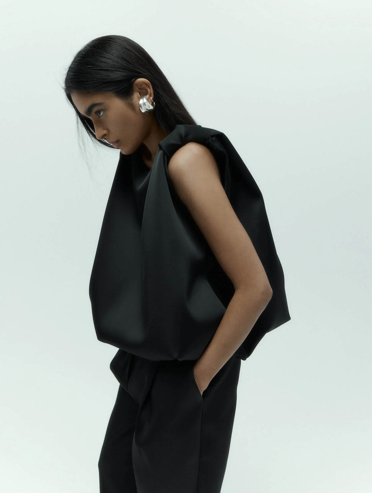 Knot Top in Black