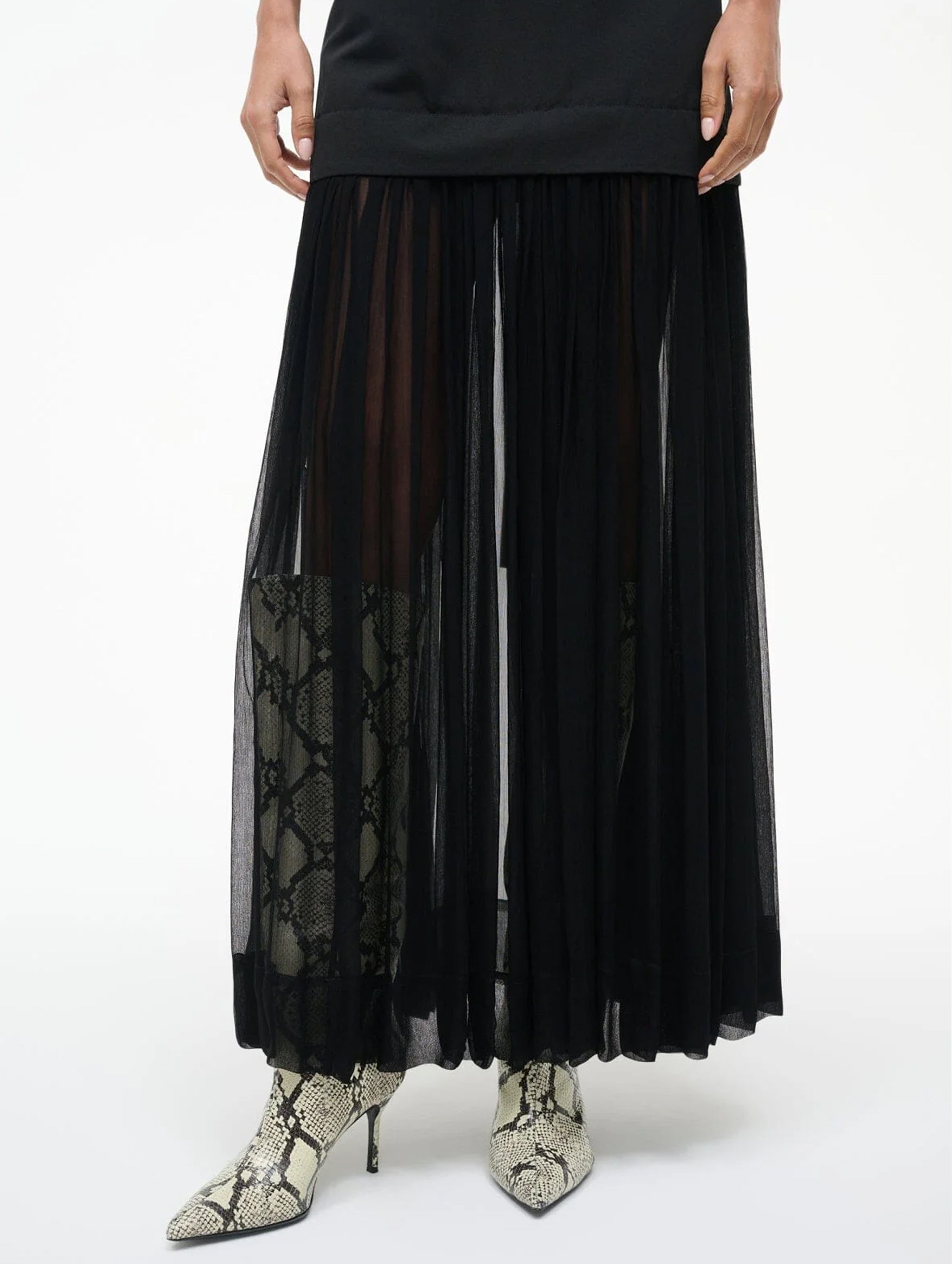 Pia Dress in Black