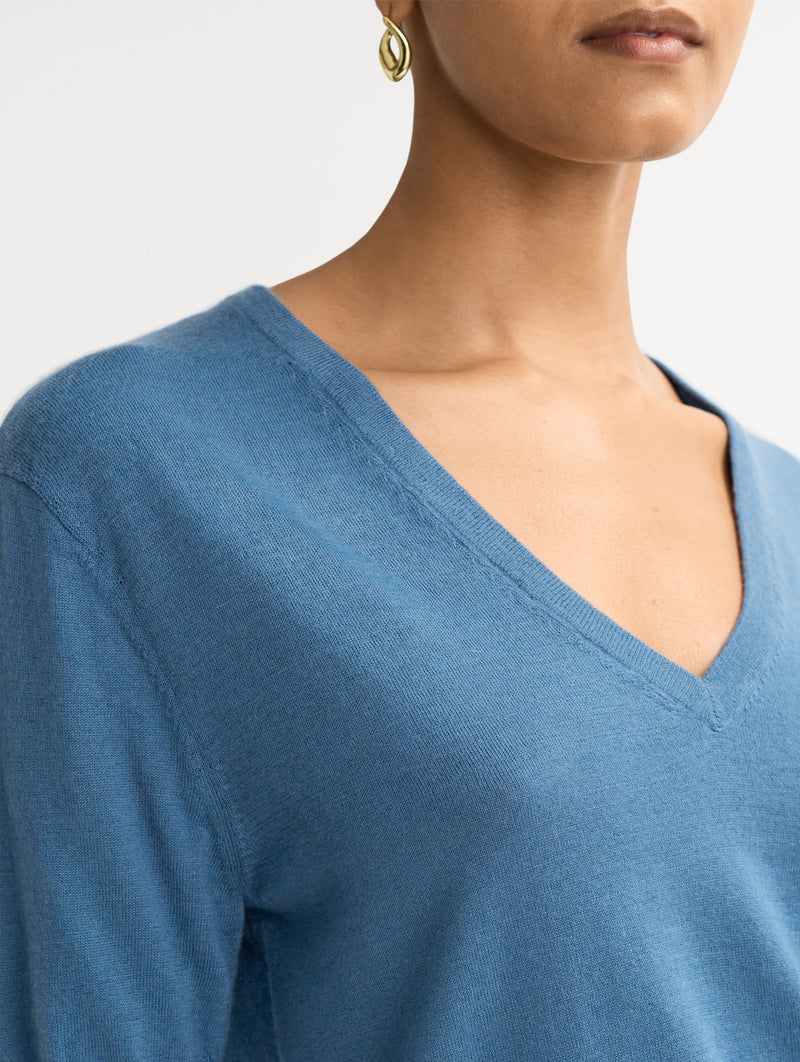 Featherlight Cashmere V-neck Top in Azure