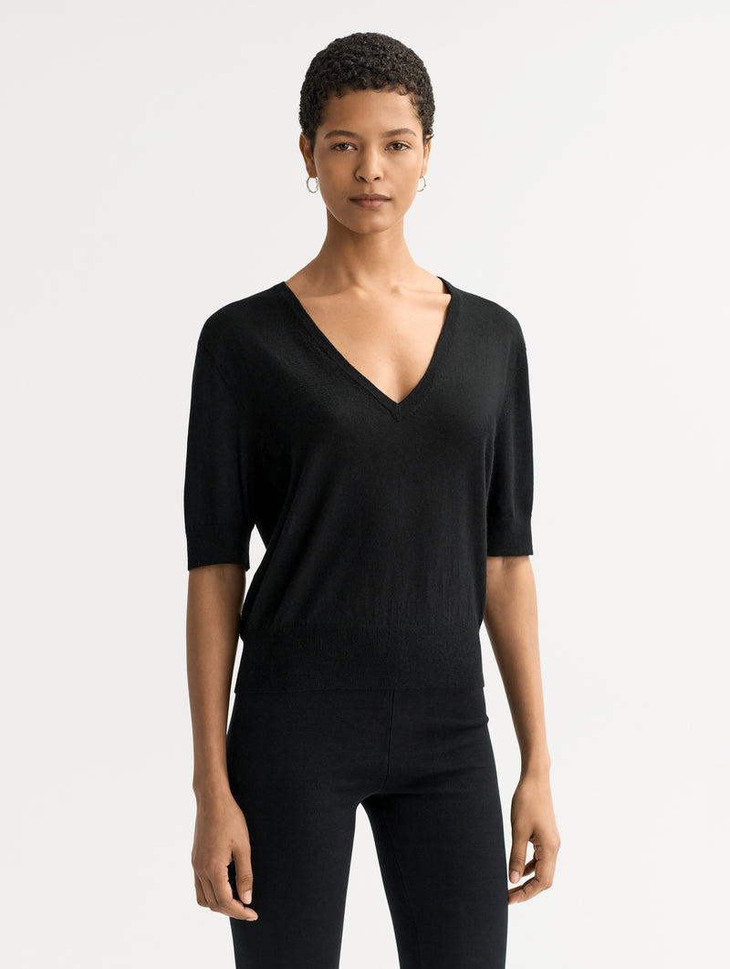 Featherlight Cashmere V-neck Top in Black