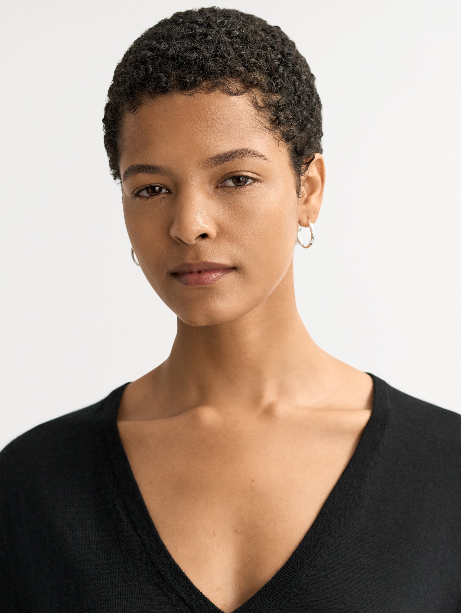 Featherlight Cashmere V-neck Top in Black