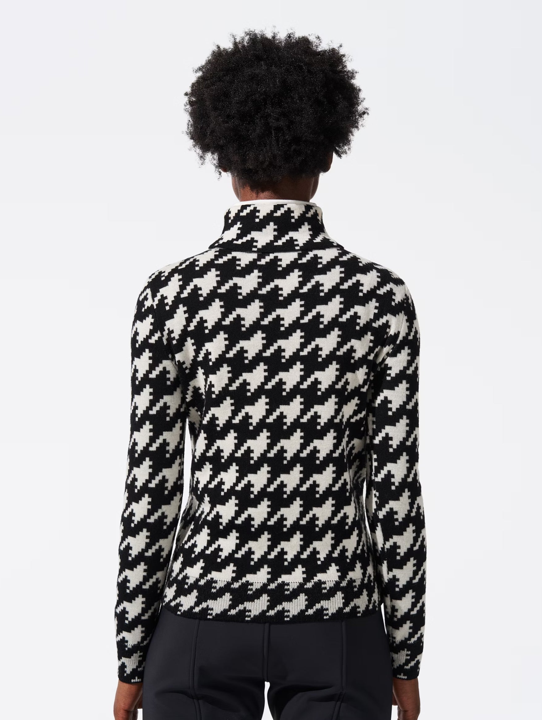 Turtle Neck Sweater in Houndstooth