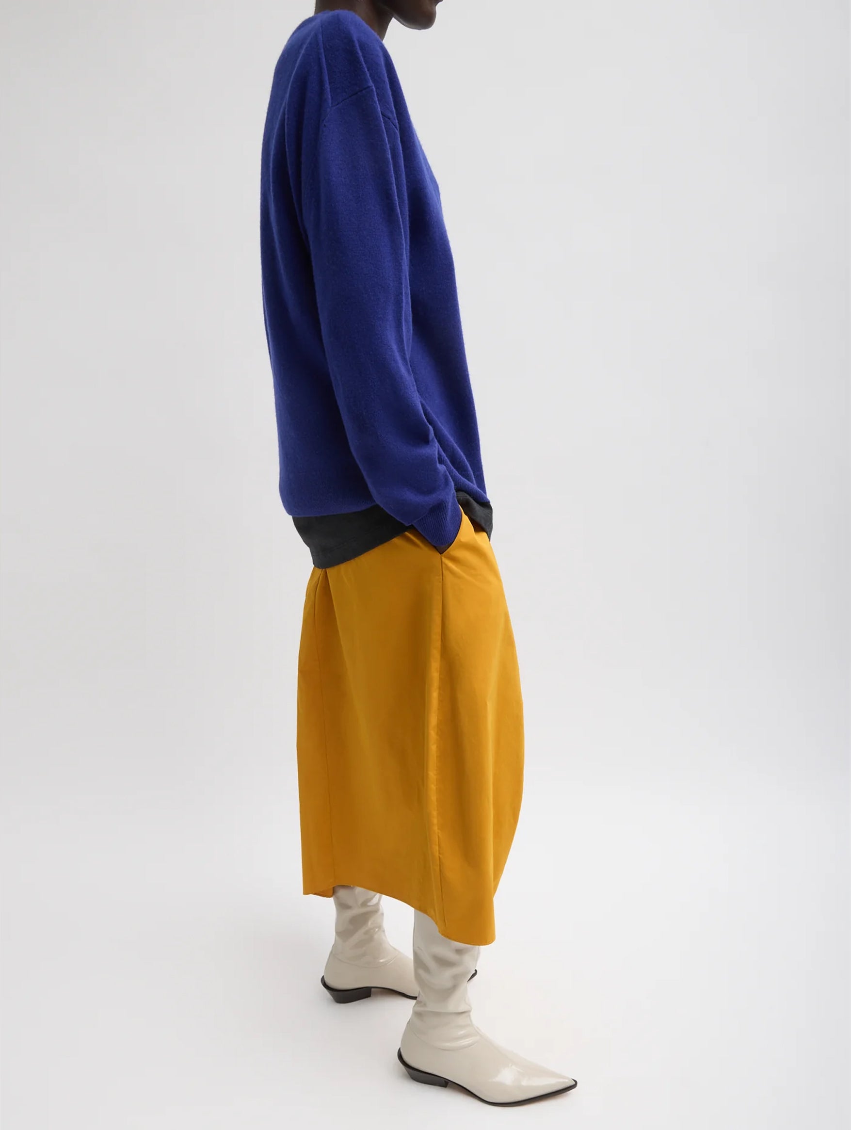 Washable Cashmere Easy V Neck Sweater in Ink Blue
