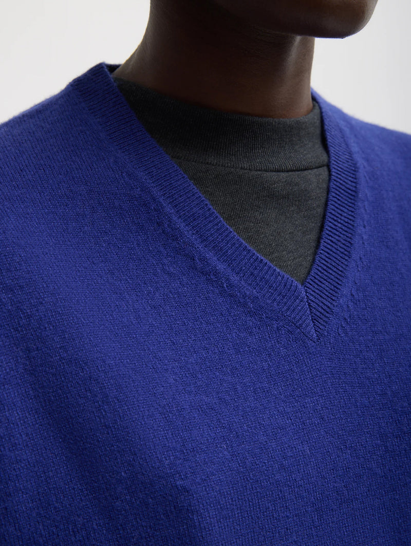 Washable Cashmere Easy V Neck Sweater in Ink Blue