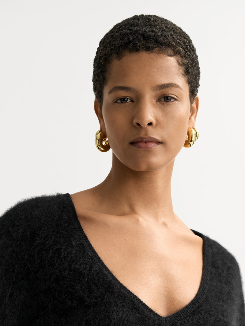 Brushed Cashmere V Neck T-shirt in Black