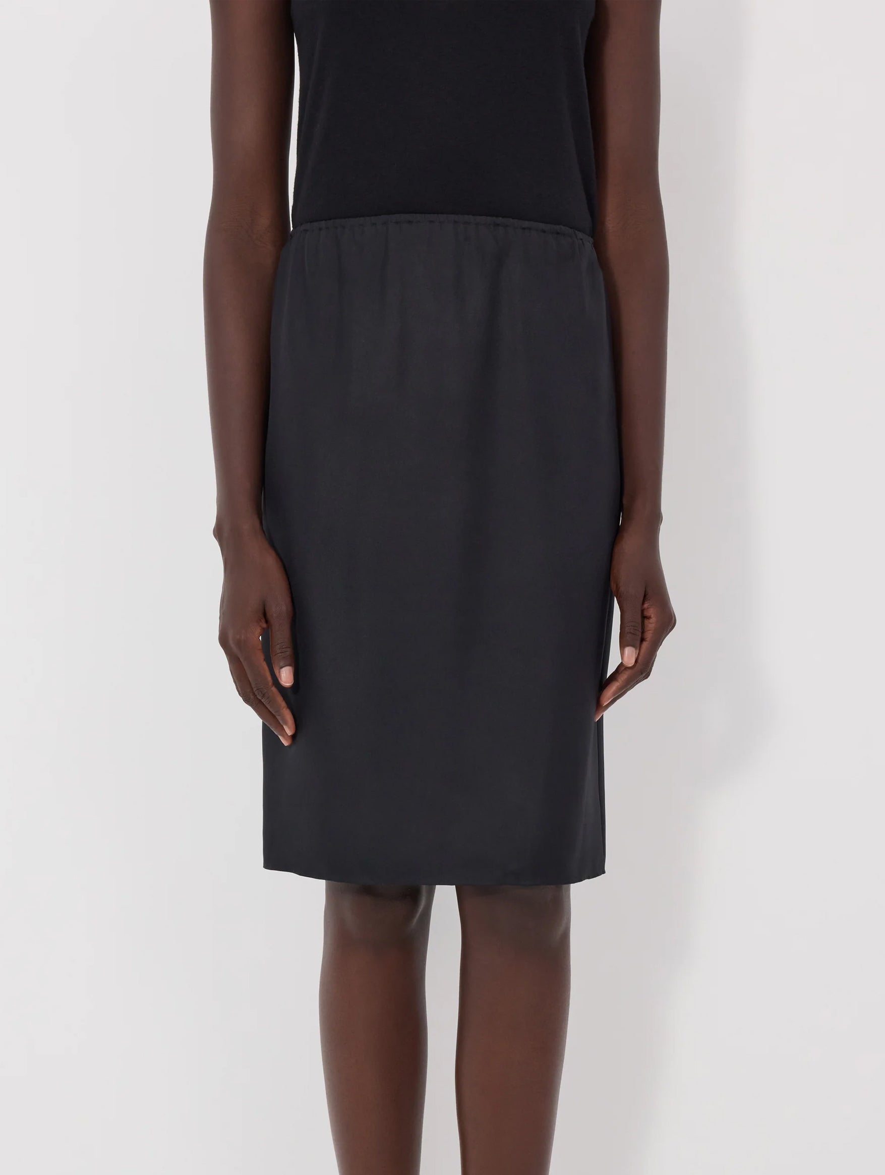 Vasali Silk twill Skirt in Black