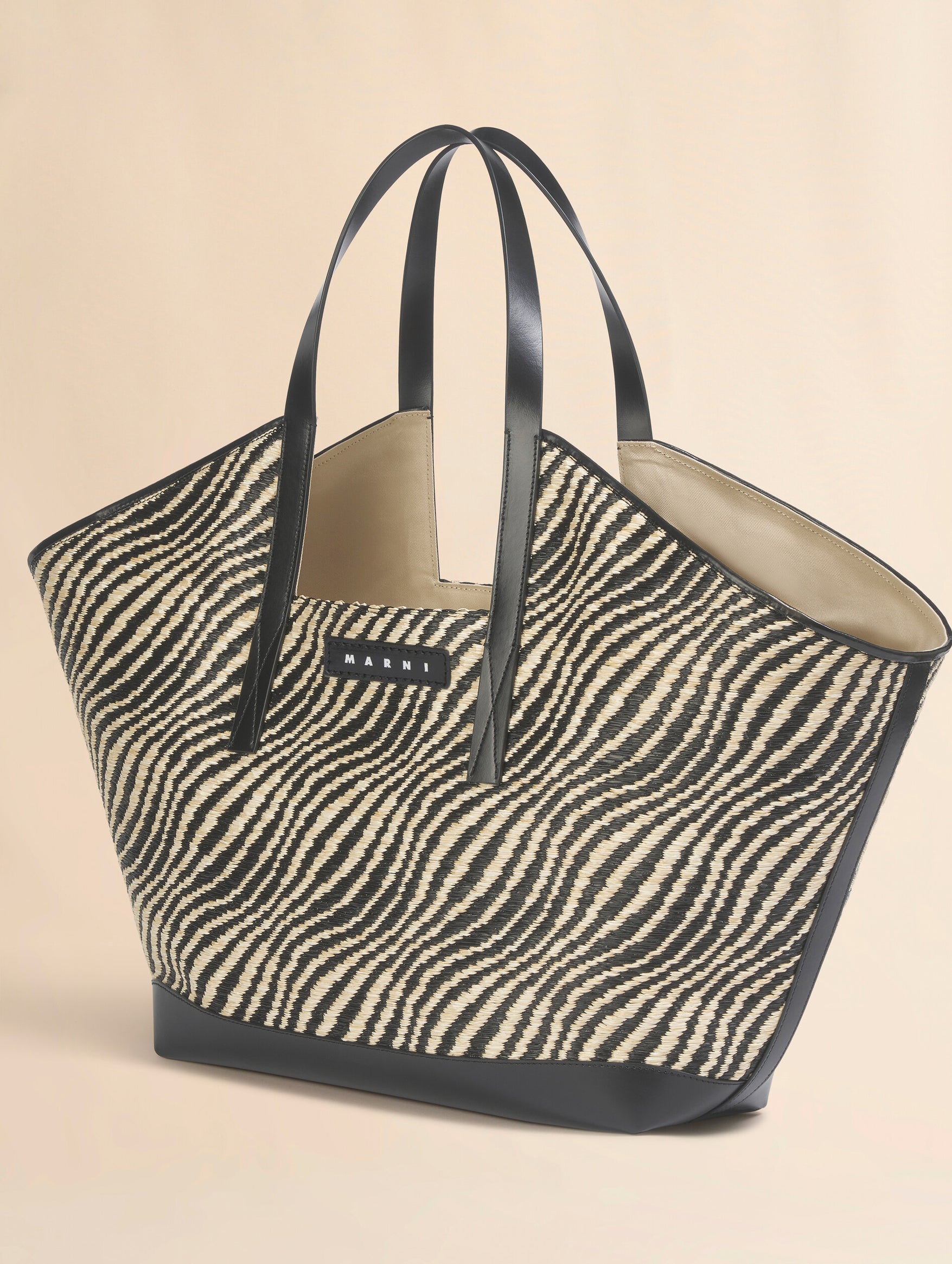 Black Raffia Effect Waves Tote Bag in Black
